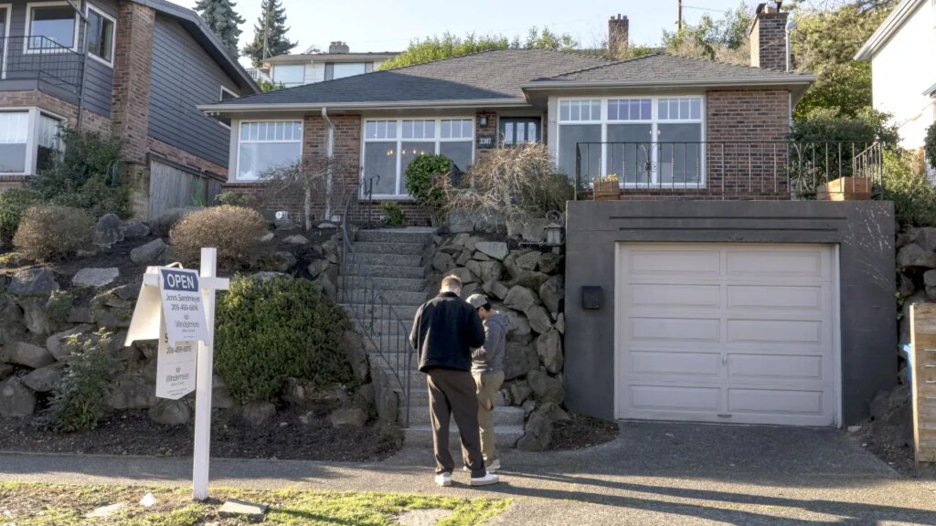 Mortgage rates fall to 5.98%: Freddie Mac